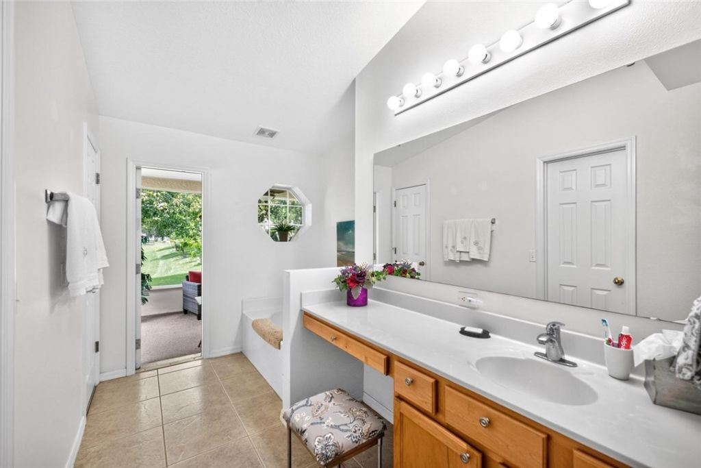 6024 Ridge Lake Circle, Vero Beach, FL 32967 Photo