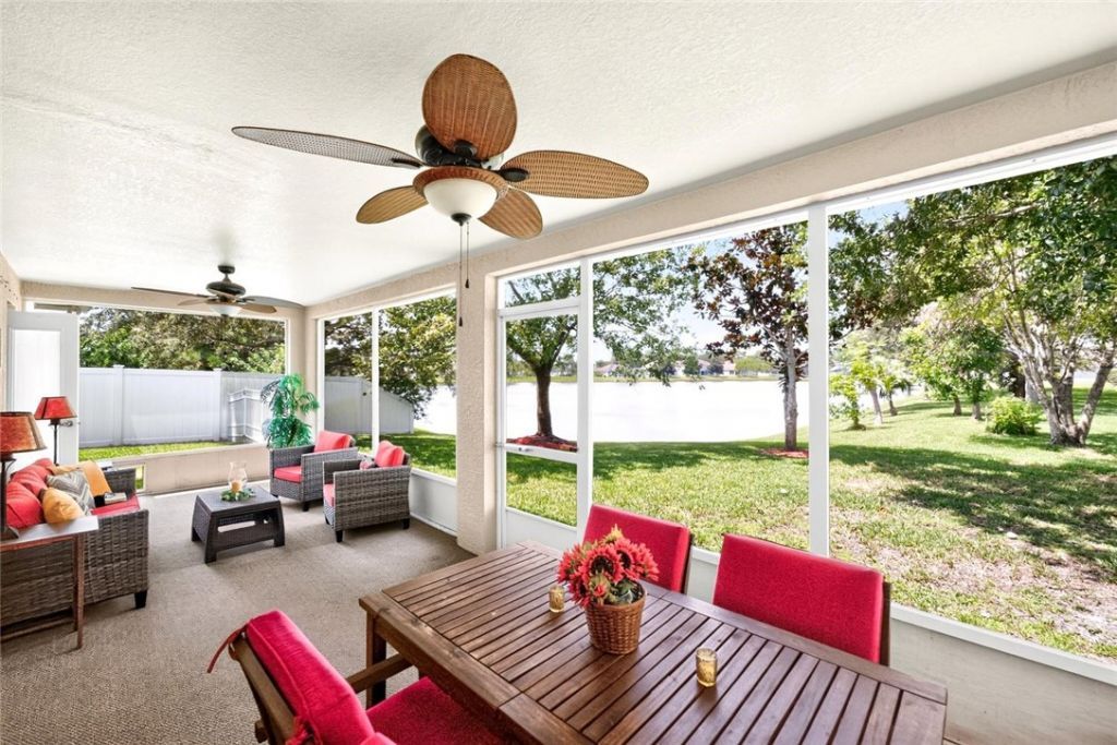 6024 Ridge Lake Circle, Vero Beach, FL 32967 Photo