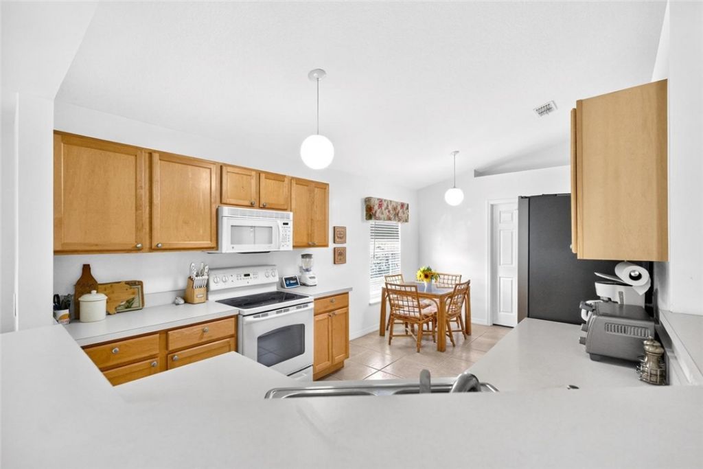 6024 Ridge Lake Circle, Vero Beach, FL 32967 Photo