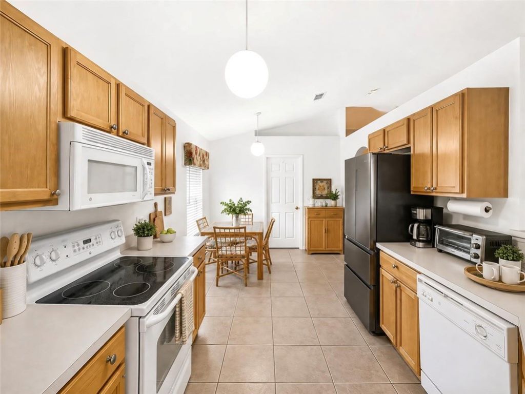 6024 Ridge Lake Circle, Vero Beach, FL 32967 Photo