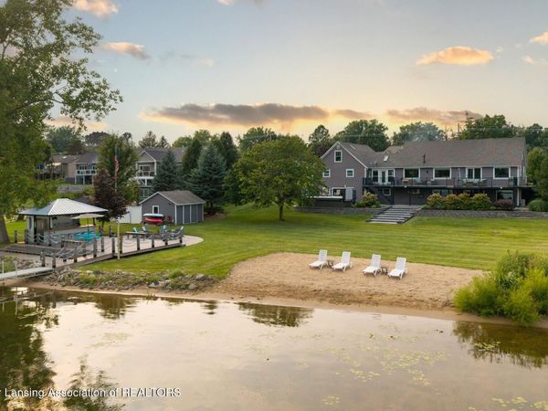6361 Victoria Shore Drive, Laingsburg, MI 48848
