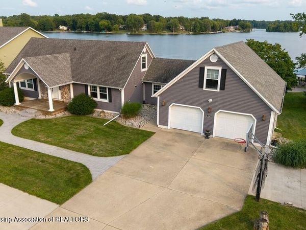 6361 Victoria Shore Drive, Laingsburg, MI 48848