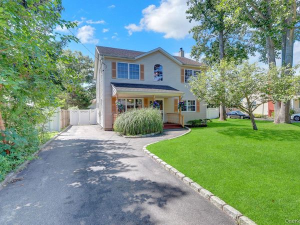18 Aster Avenue, Holtsville, NY 11742