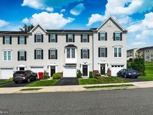 1114 SAGEVIEW DRIVE , POTTSTOWN, PA 19464