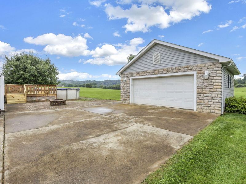 10535 S Poplar Drive , Glouster, OH 45732 Photo 8