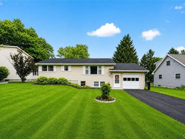 117 Suffolk Road , Syracuse, NY 13219