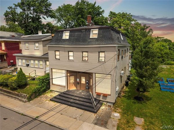 116 W Manlius Street , East Syracuse, NY 13057