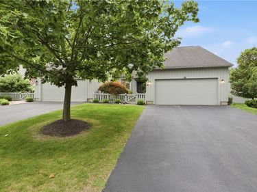 48 Winding Creek Lane, Rochester, NY 14625