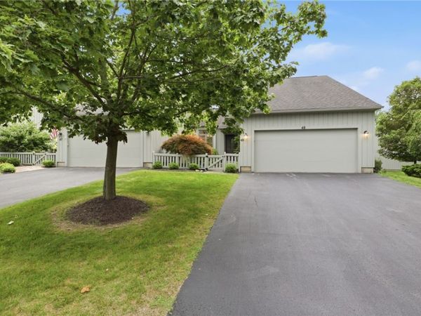 48 Winding Creek Lane , Rochester, NY 14625