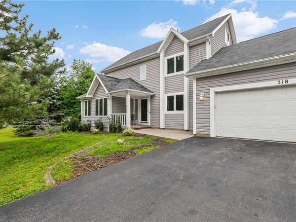 318 Webster Rd , Webster, NY 14580