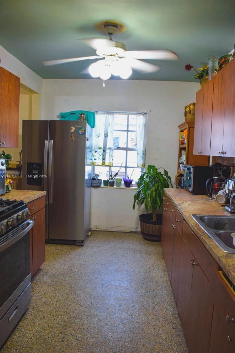 371 W 47th St, Hialeah, FL 33012 Photo