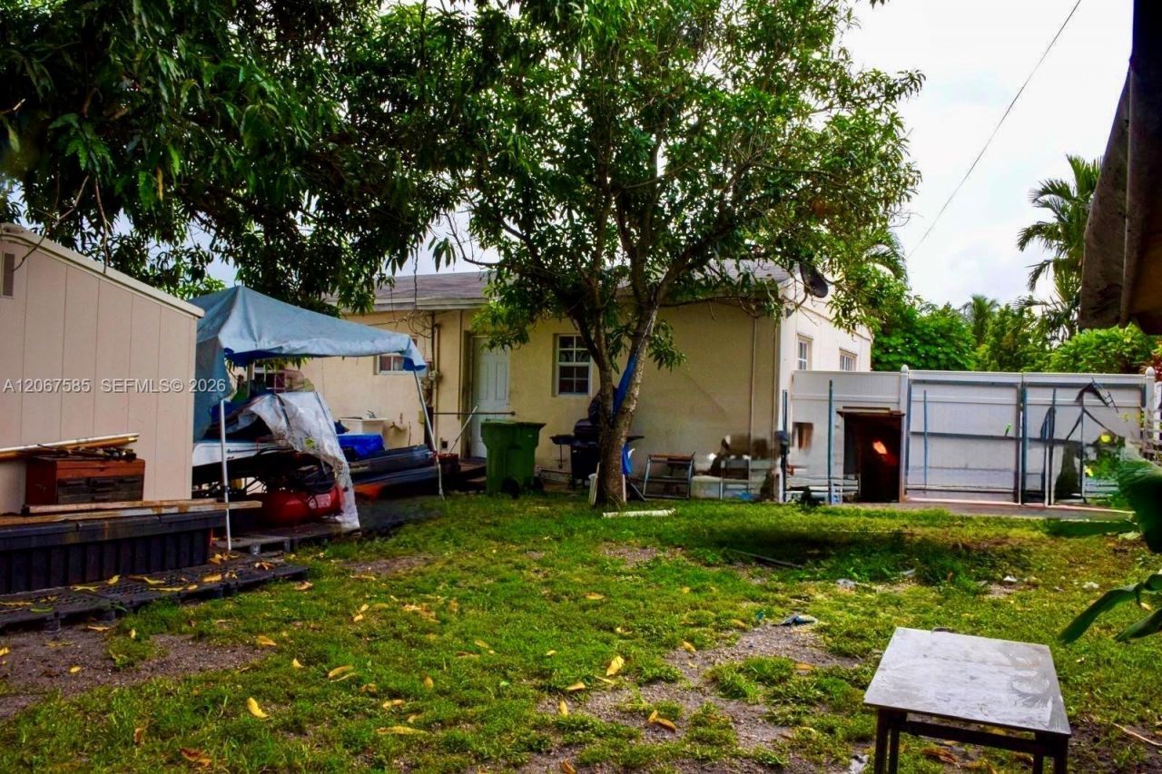 371 W 47th St, Hialeah, FL 33012 Photo