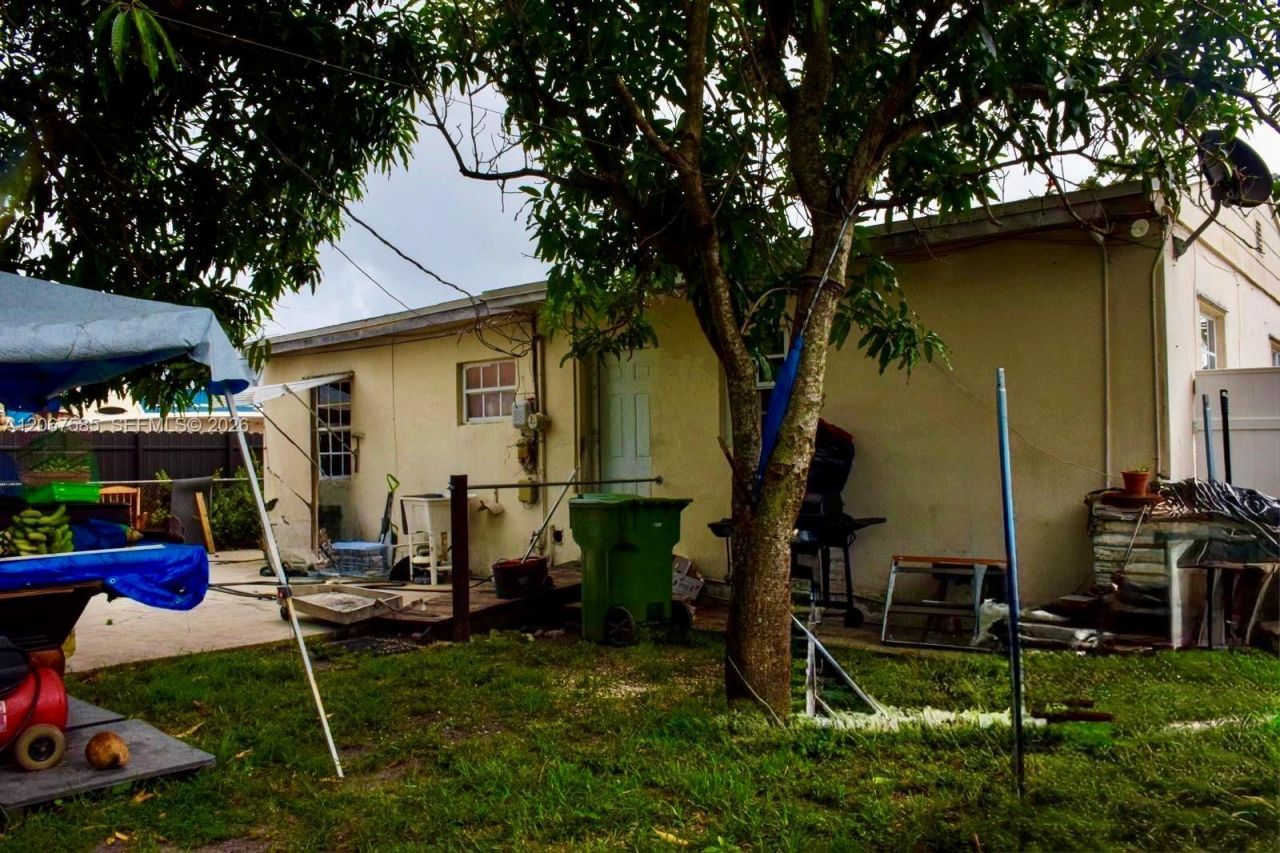 371 W 47th St, Hialeah, FL 33012 Photo