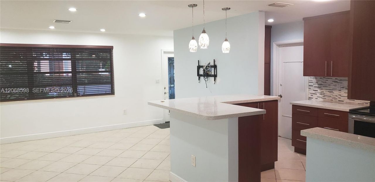 8351 Johnson St, Pembroke Pines, FL 33024 Photo