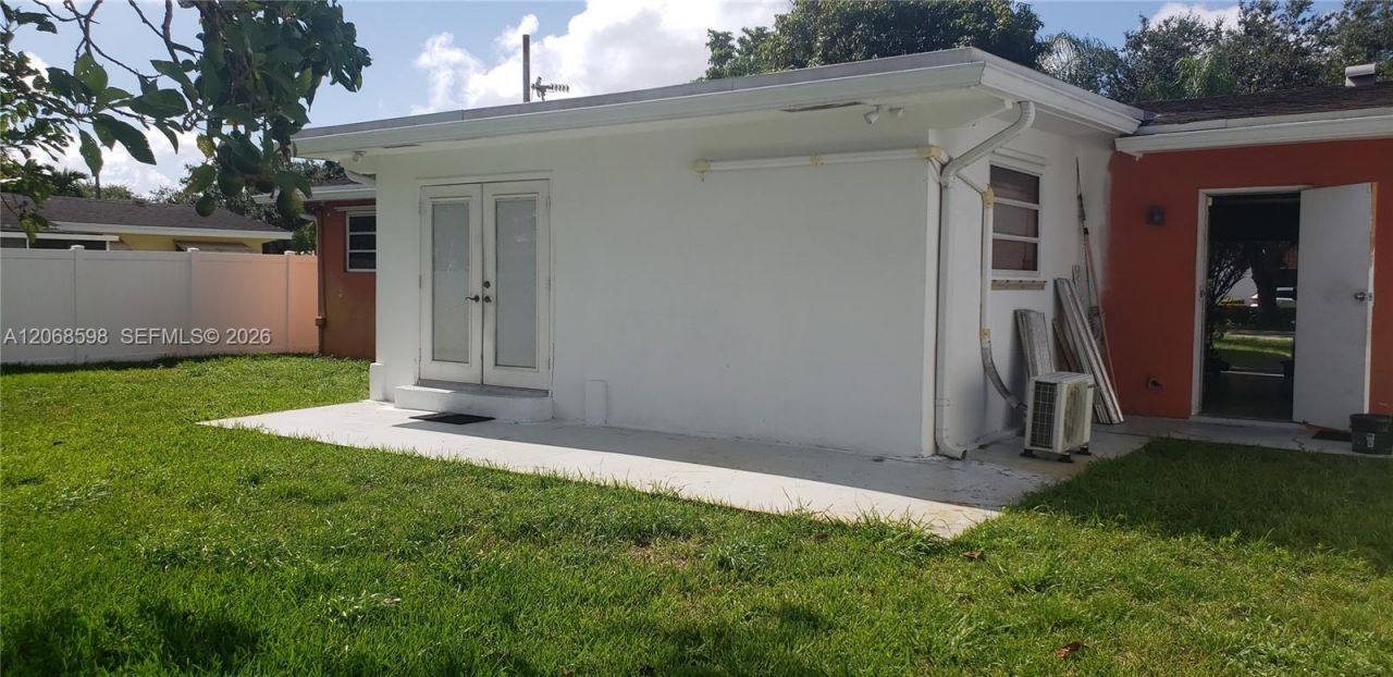 8351 Johnson St, Pembroke Pines, FL 33024 Photo