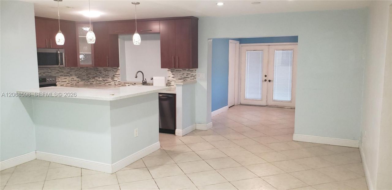 8351 Johnson St, Pembroke Pines, FL 33024 Photo