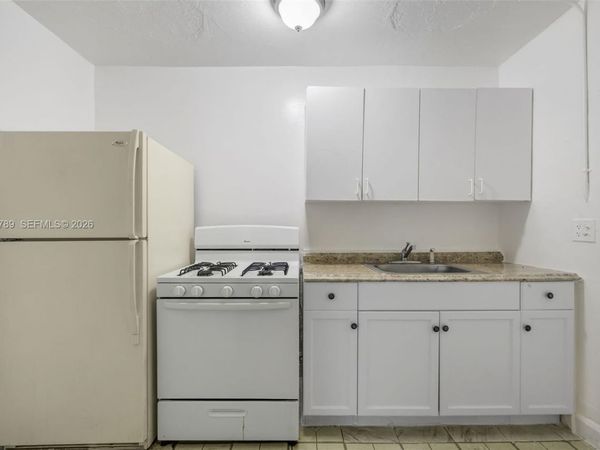 126 SW 18th Ave , Unit 4, Miami, FL 33135