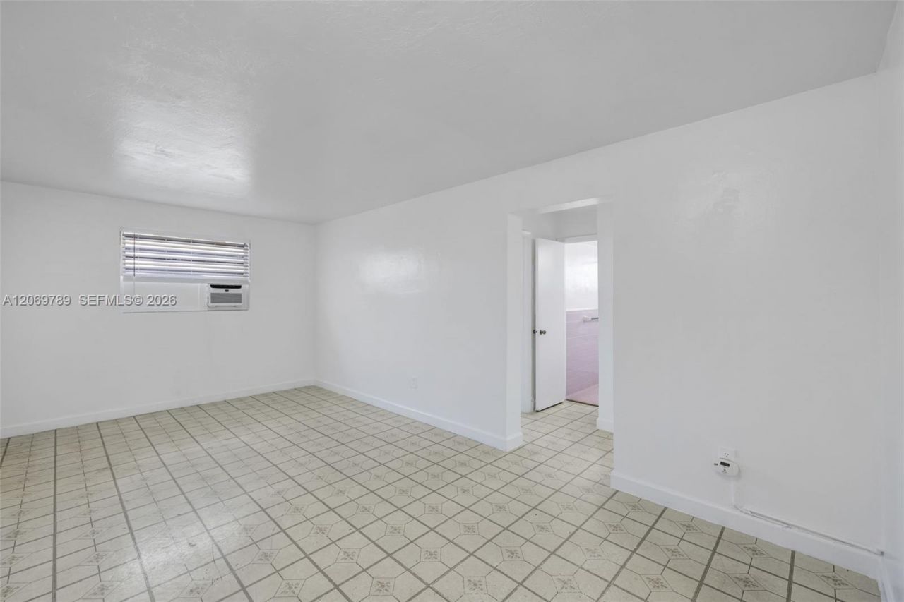 126 SW 18th Ave , Unit 4, Miami, FL 33135 Photo