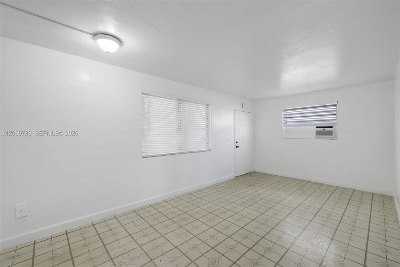 126 SW 18th Ave , Unit 4, Miami, FL 33135 Photo