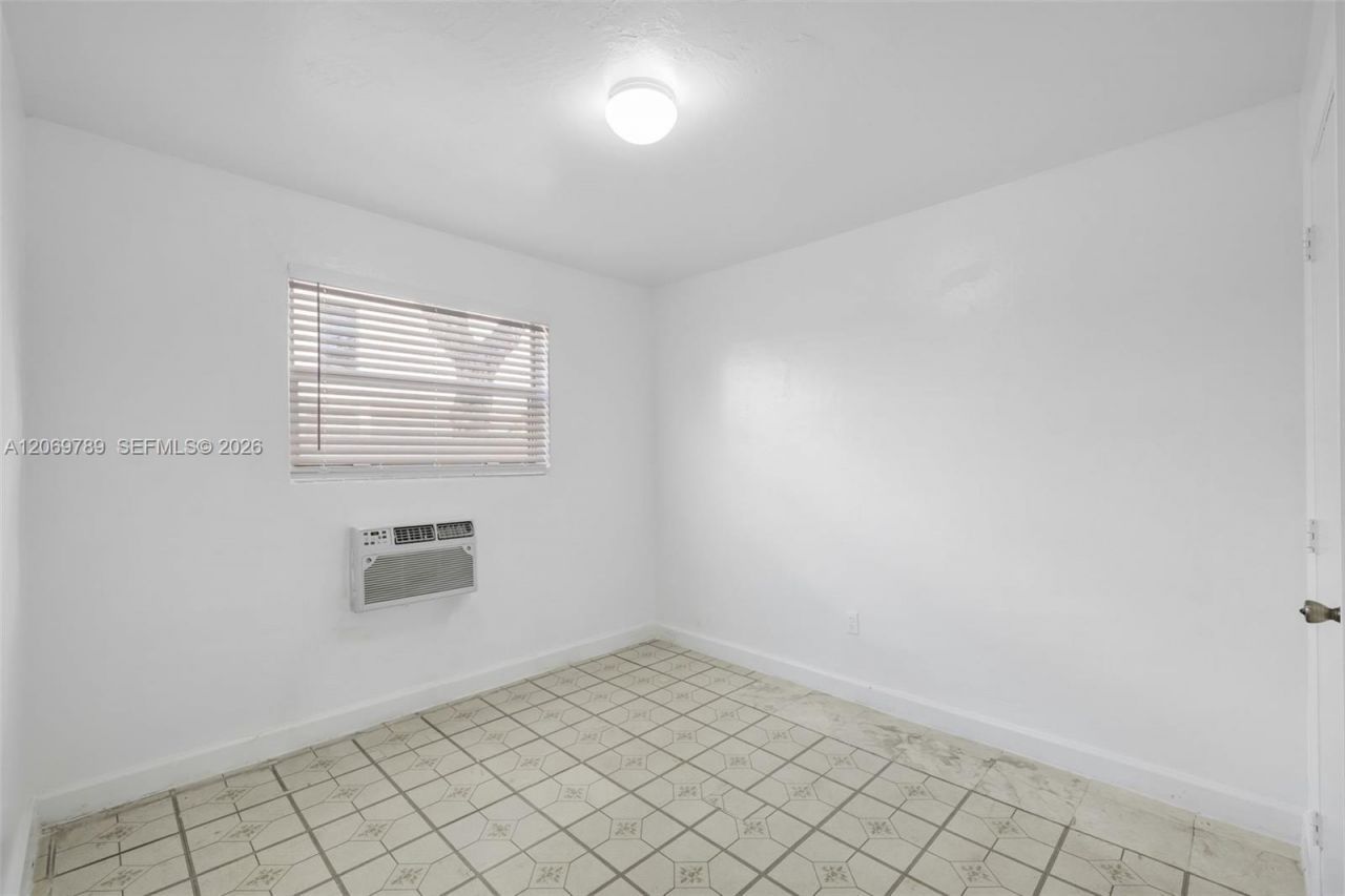126 SW 18th Ave , Unit 4, Miami, FL 33135 Photo