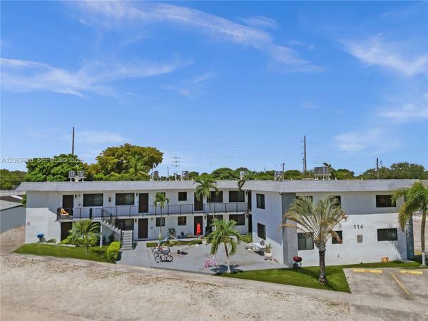 114 SE 8th St , Unit 203, Hallandale Beach, FL 33009