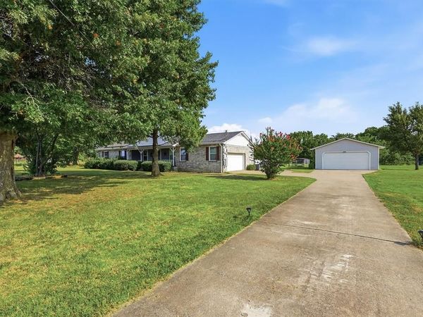 27513 State Highway 56, Whitesboro, TX 76273
