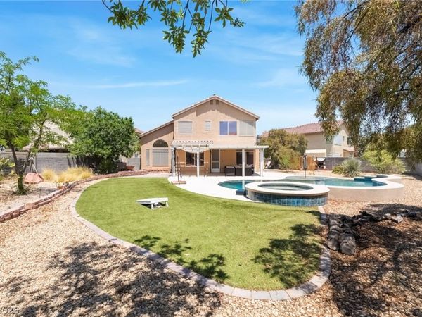 8253 Ruby Mountain Way , Las Vegas, NV 89128
