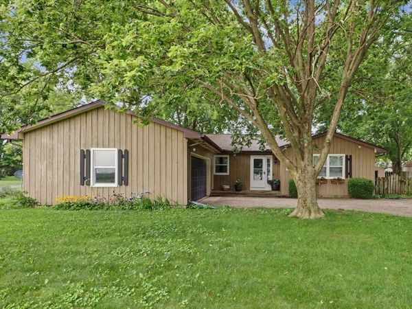 110 N Joy Drive , Ogden, IL 61859