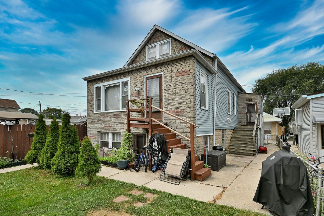 2632 N Moody Avenue, Chicago, IL 60639 Main Photo