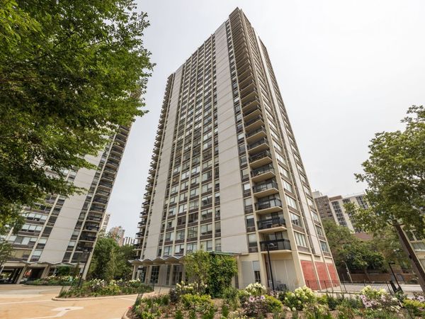 1355 N Sandburg Terrace , Unit 2206D, Chicago, IL 60610