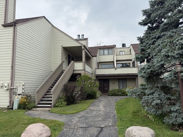 3310 Berwyn Avenue , Unit 222, North Chicago, IL 60064