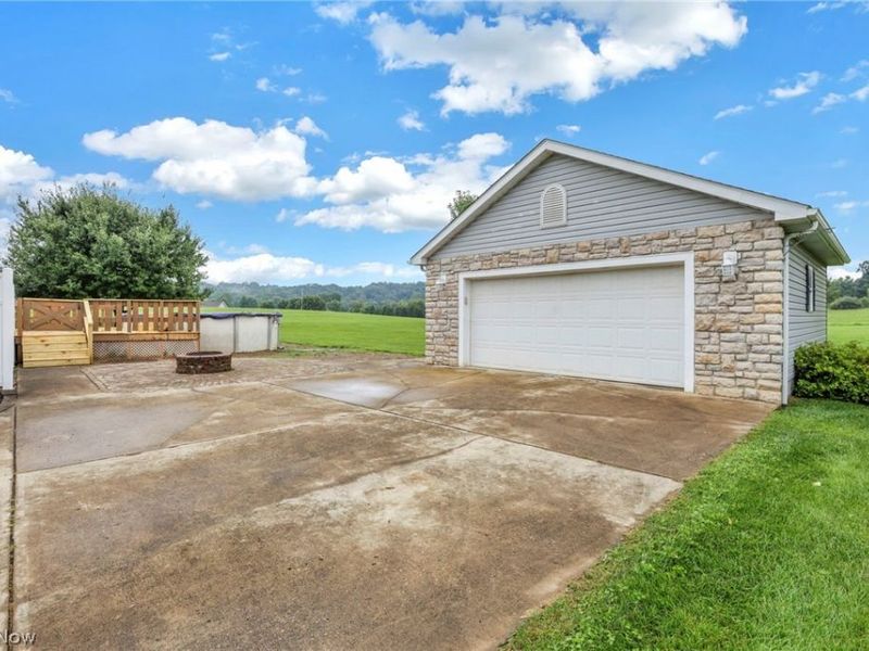 10535 S Poplar Drive, Glouster, OH 45732 Photo 7