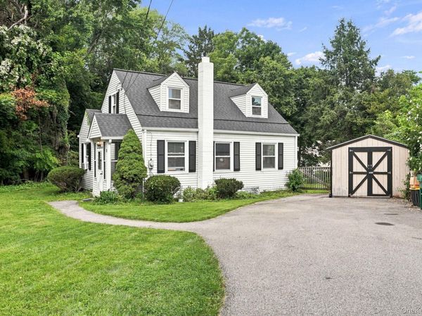 9 Kinderhook Drive, Poughkeepsie, NY 12603