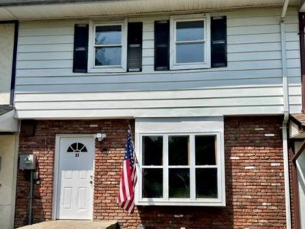 21 Black Stallion Court, Middletown, NY 10940