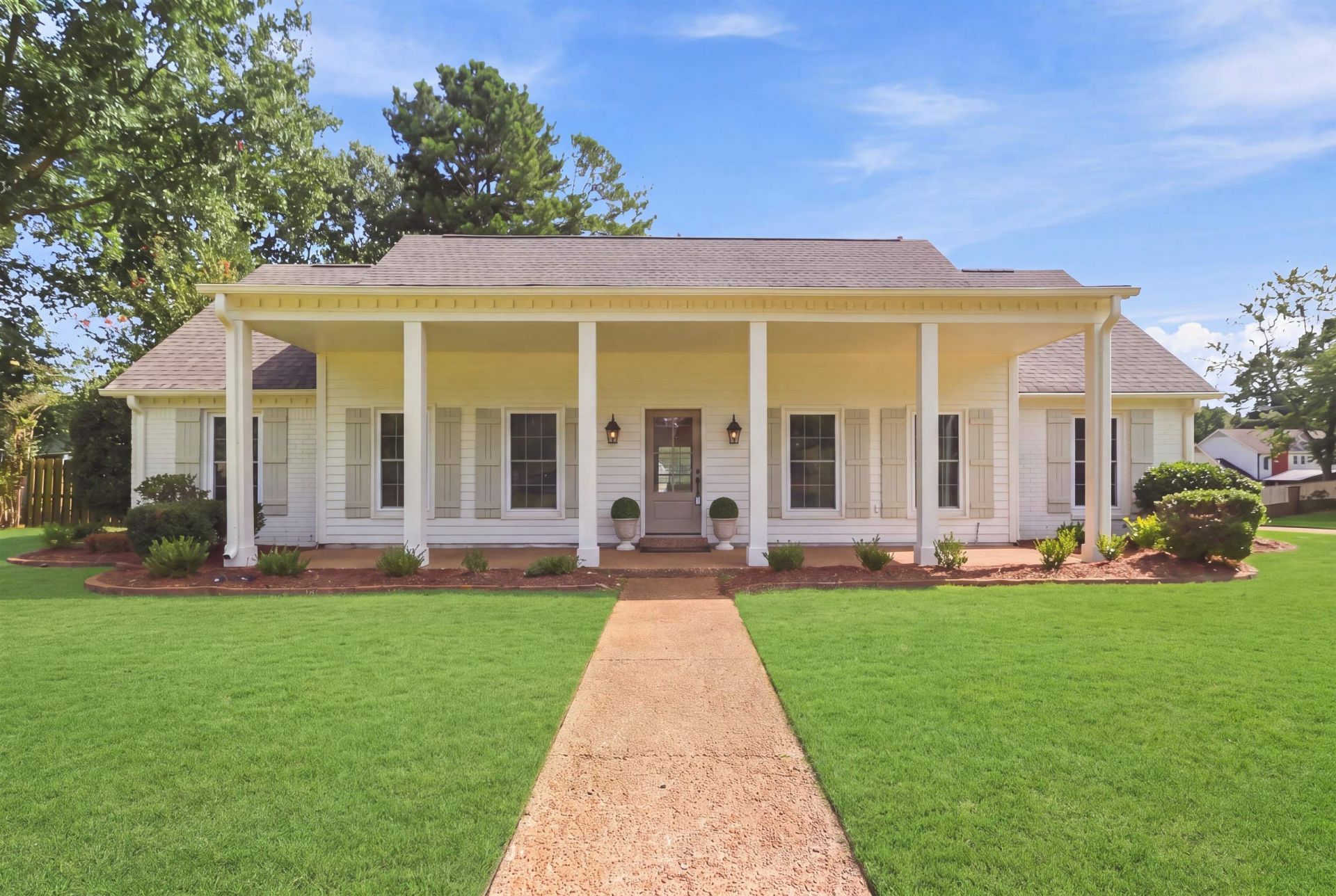 1984 ALDER BRANCH DR Germantown, TN 38139