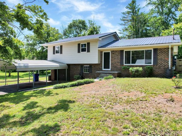 3010 W Lake Drive, Cleveland, TN 37312