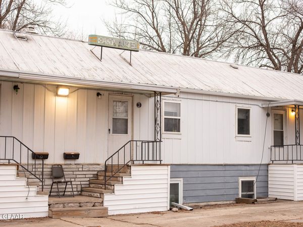 1220 FRONT Street N, Crookston, MN 56716