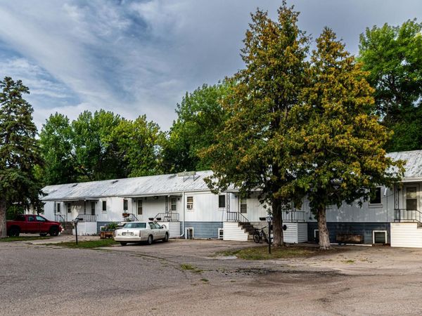 1220 FRONT Street N, Crookston, MN 56716