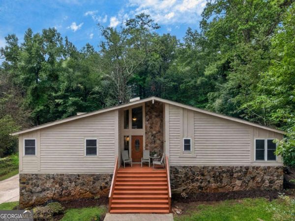 6715 Live Oak Lane, Douglasville, GA 30135