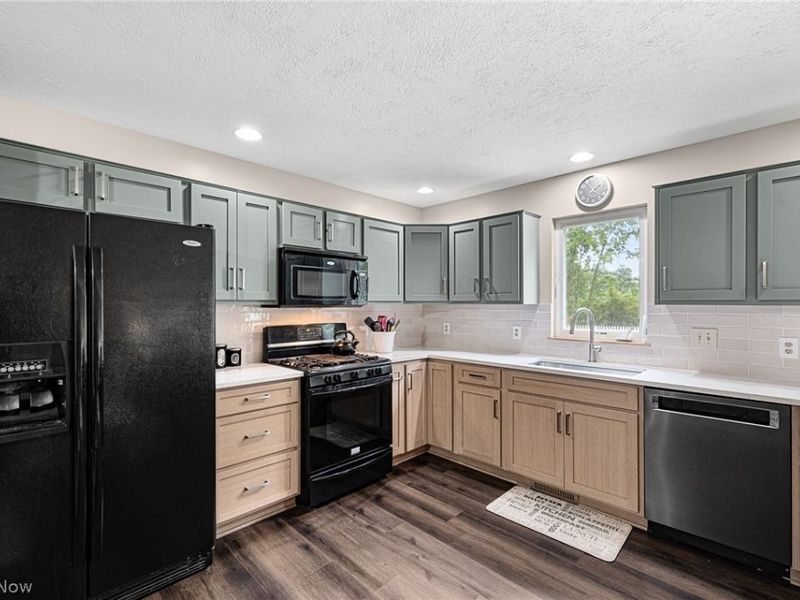 1033 Wabash Avenue, Grafton, OH 44044 Photo 8