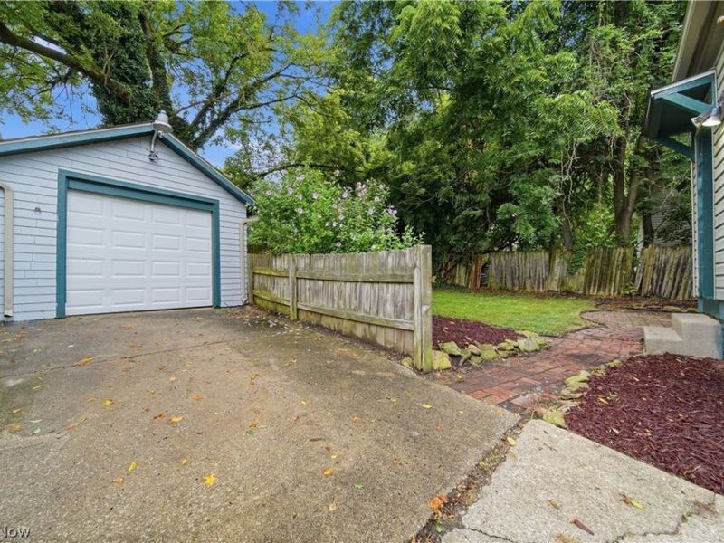 1626 Huguelet Street, Akron, OH 44305 Photo 30