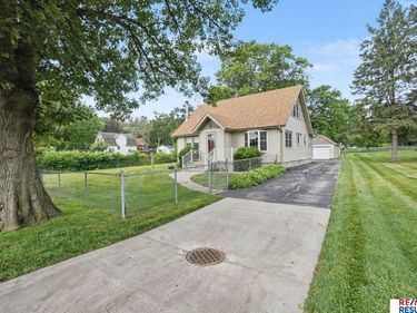 8 Bennett Avenue, Council Bluffs, IA 51503