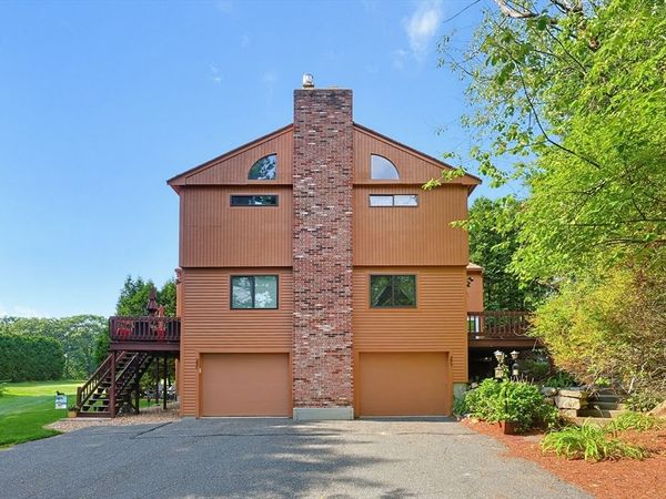 25 Country Club Ln, Unit D, Milford, MA 01757