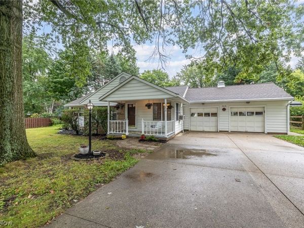 910 S Court Street , Medina, OH 44256