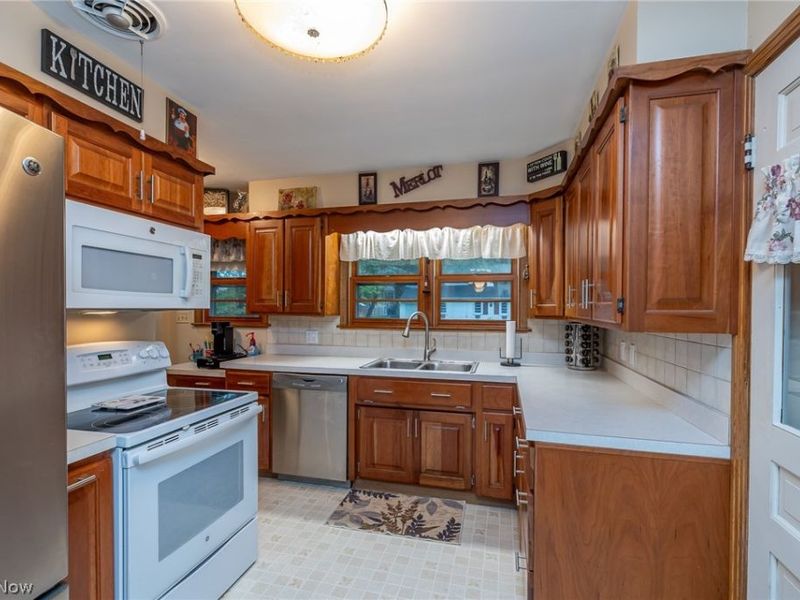910 S Court Street, Medina, OH 44256 Photo 7