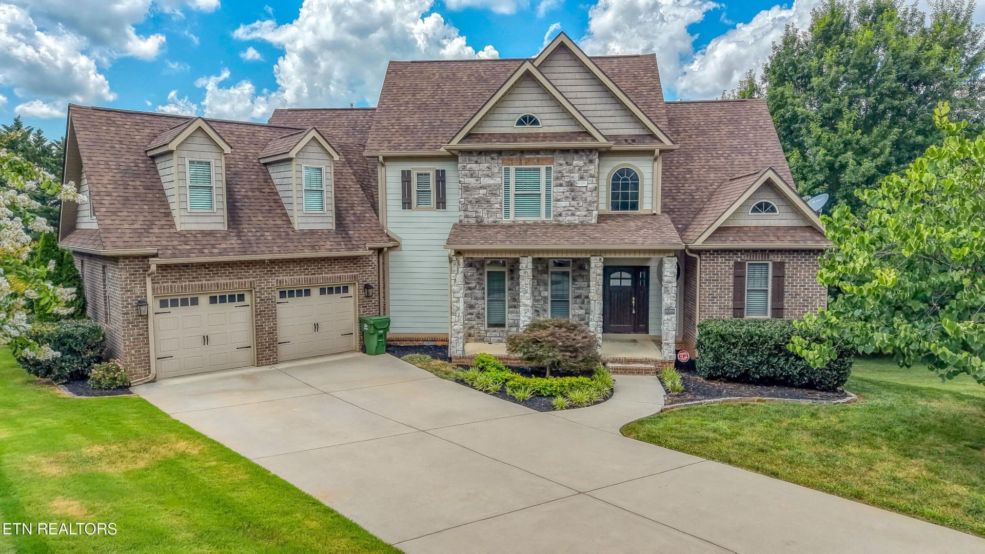2023 Legacy Lane, Maryville, TN 37803 Main Photo