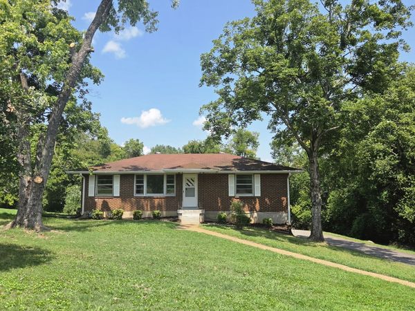 1208 Sussex Ct, Nashville, TN 37207