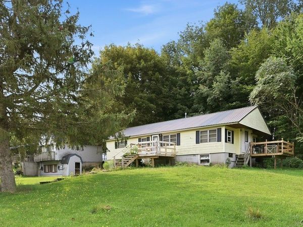 18 Beech Drive , Oswego, NY 13126