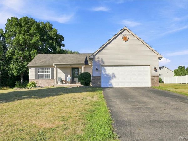 8074 Bradbury Lane, Mundy Township, Mi 48439