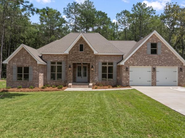 6 Shadow Ridge Dr., Laurel, MS 39443